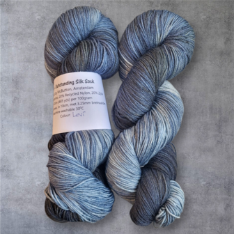 Mokum Outstanding Silk Sock - Levi