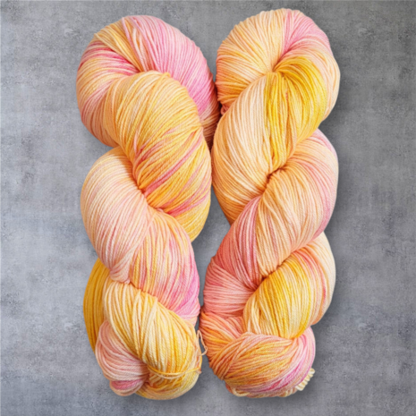 Mokum Outstanding Silk Sock - Candy