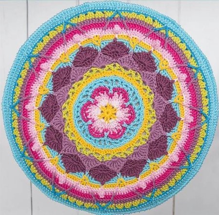 Sophie's Stool Kit het beroemde haakpatroon nu als krukje