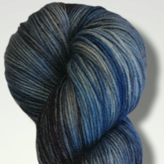 Dye To Knit Merino – D27 Deep Blue Ocean